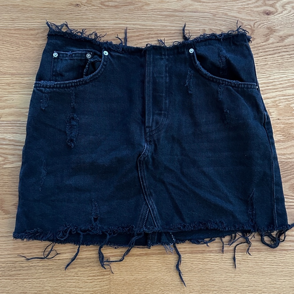 BDG Women's NWOT Distressed Black Denim Skirt (M) - Picture 6 of 7